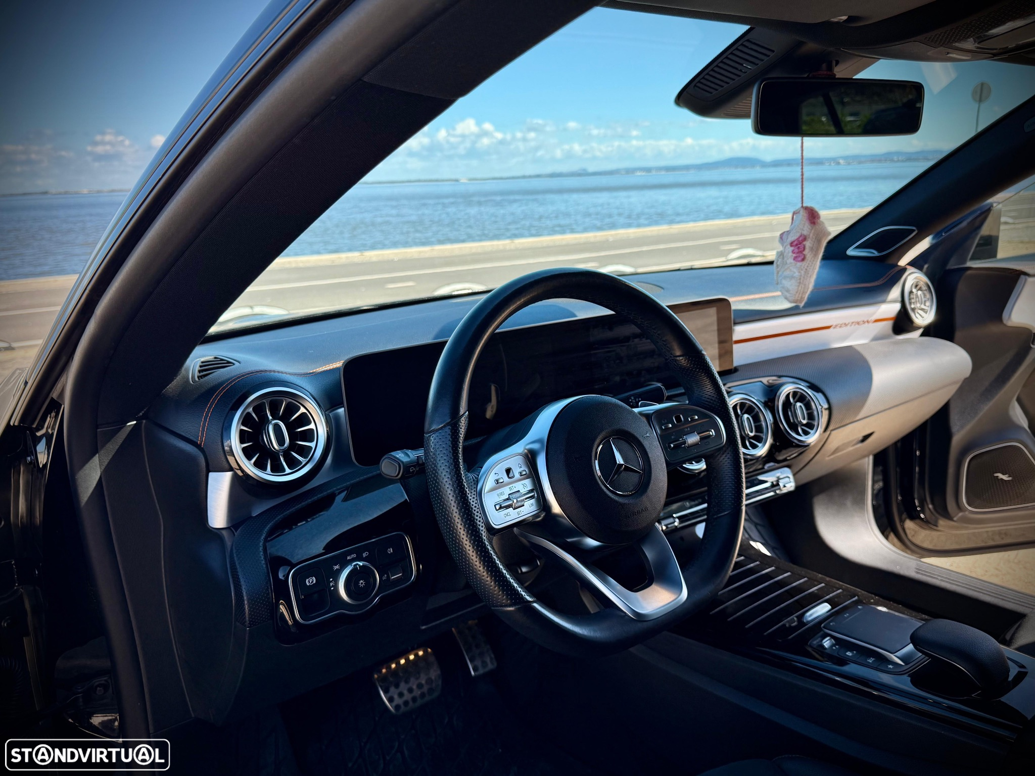 Mercedes-Benz CLA 200 Shooting Brake AMG Line Aut. - 11