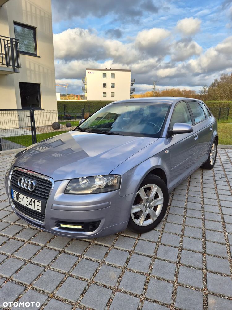 Audi A3 Sportback 1.6 FSI Ambiente - 2