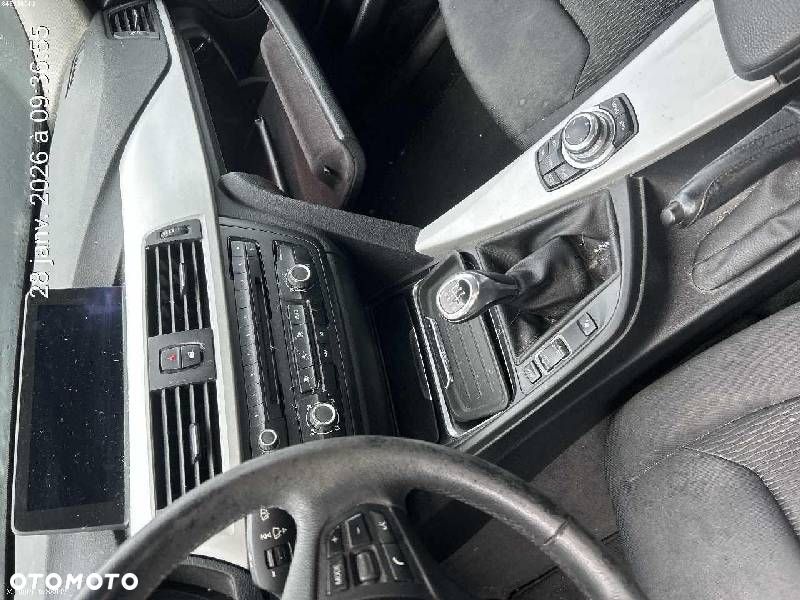 BMW Seria 3 318d - 6