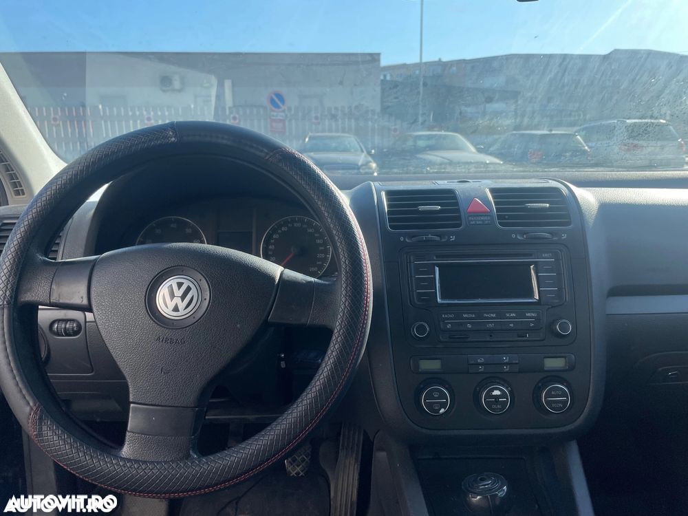 Volkswagen Jetta - 5