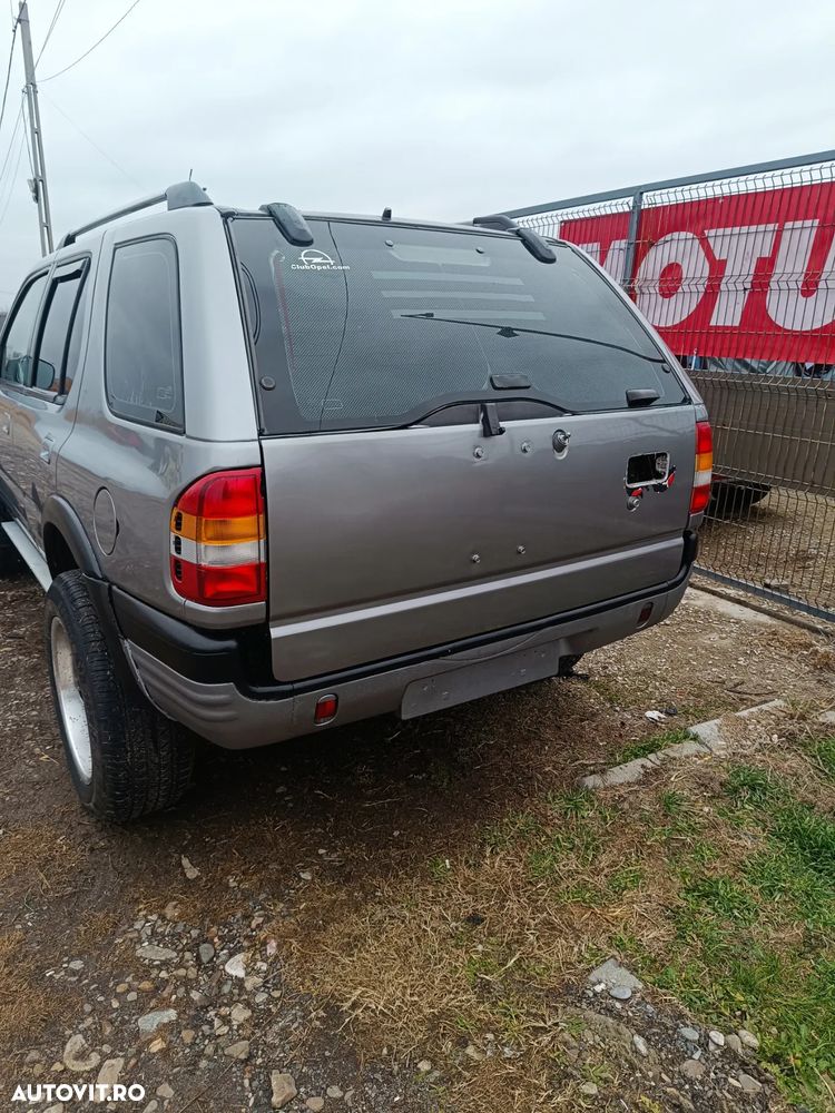 Dezmembrez Opel frontera b 2.2dth - 2