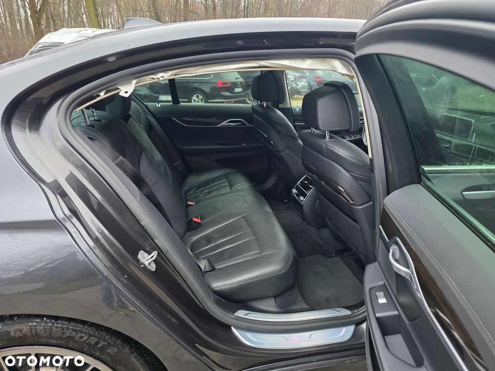 BMW Seria 7 730d xDrive - 18