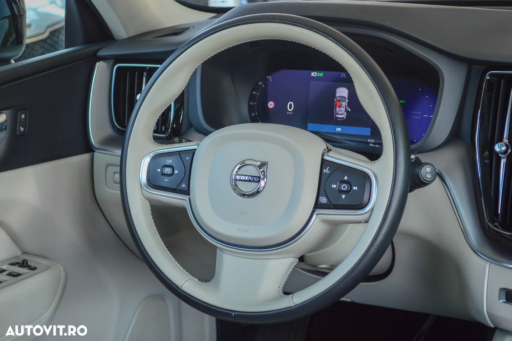 Volvo XC 60 T6 AWD Ultra Black Edition - 21