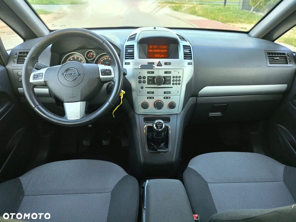 Opel Zafira - 10
