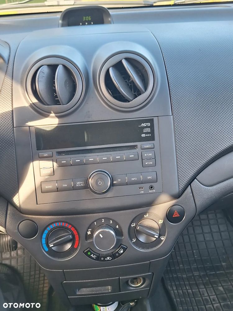 Chevrolet Aveo - 6