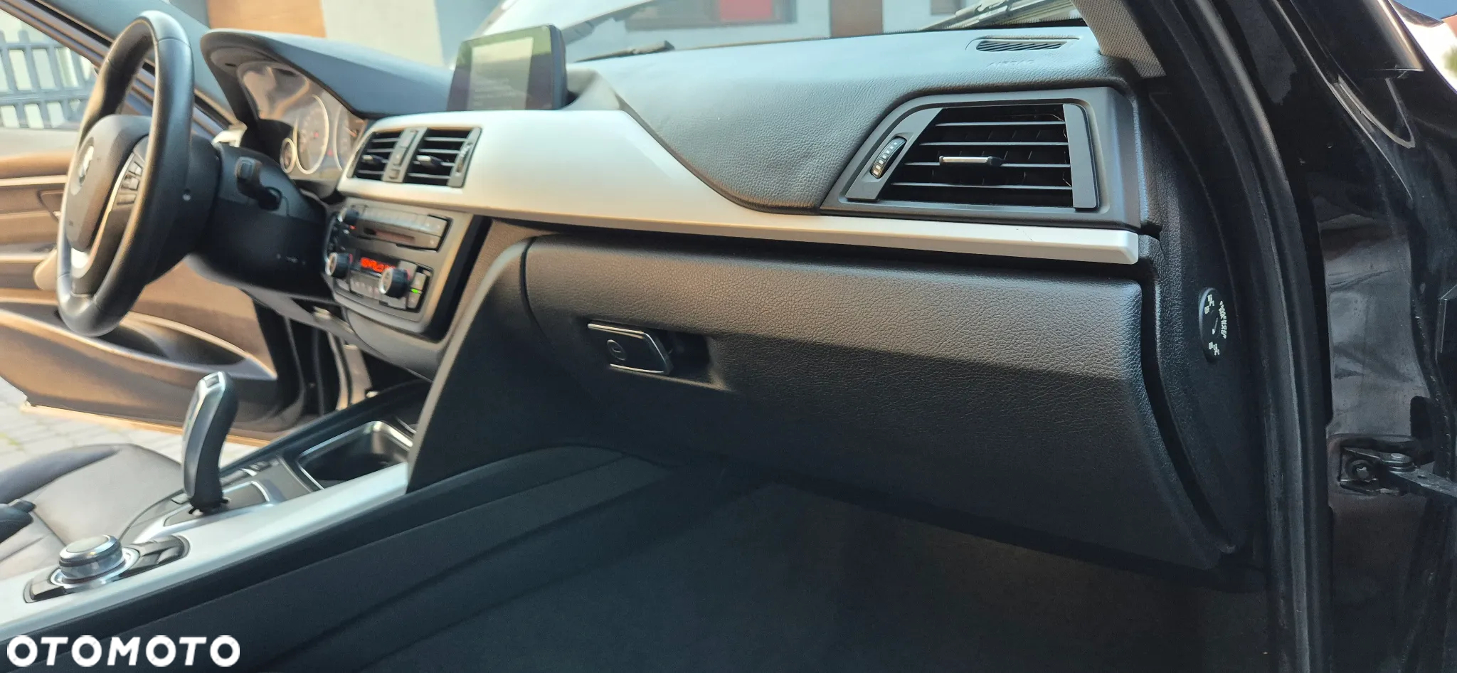 BMW Seria 3 320d Sport Line - 29