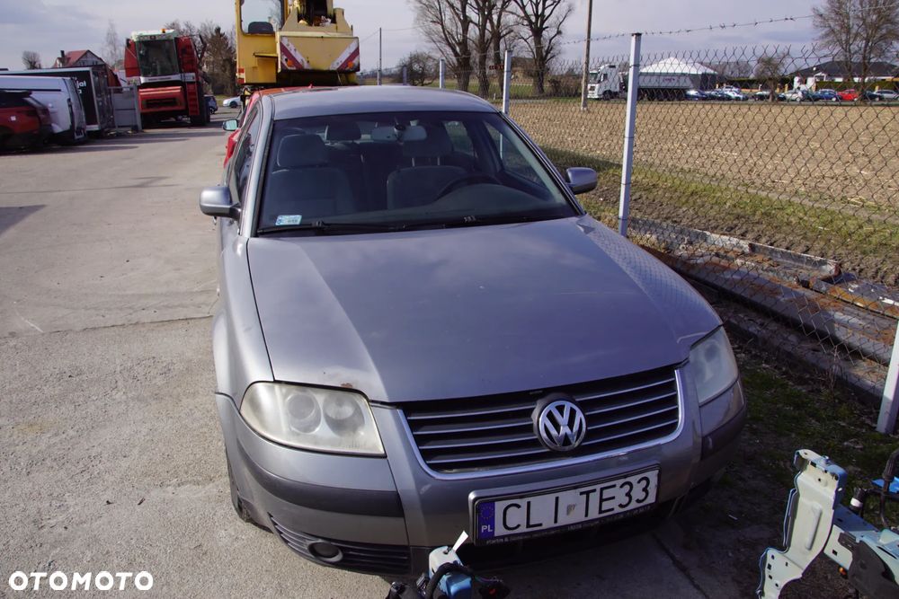Auto na części - Volkswagen Passat B5 Lift 1.9 TDI 131 KM AVF FRK LD7W 2003R Silnik Skrzynia Drzwi Maska Błotnik Klapa Zderzak Lusterko Lampa Klamka Szyba Deska Kokpit Sterownik Moduł Czujnik Licznik Panel Kierownica - 7