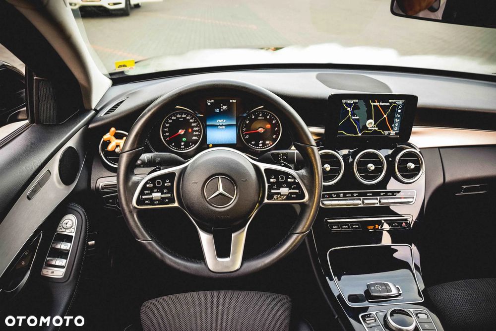 Mercedes-Benz Klasa C 180 9G-TRONIC - 33
