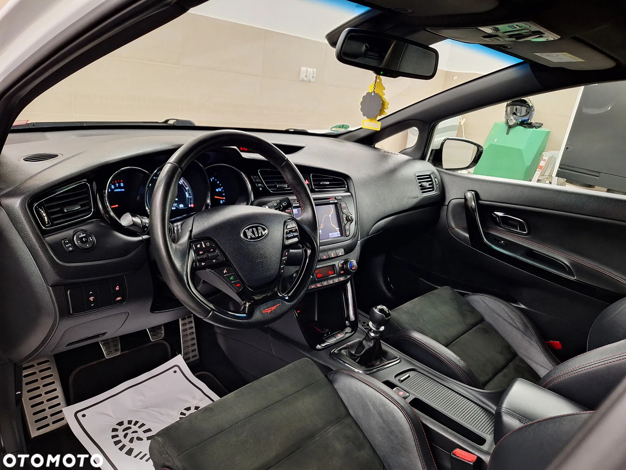 Kia Ceed 1.6 T-GDI GT - 15