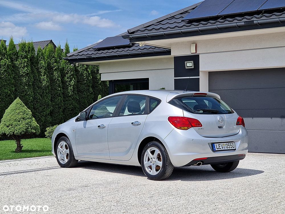 Opel Astra 1.4 Turbo 150 Jahre - 19