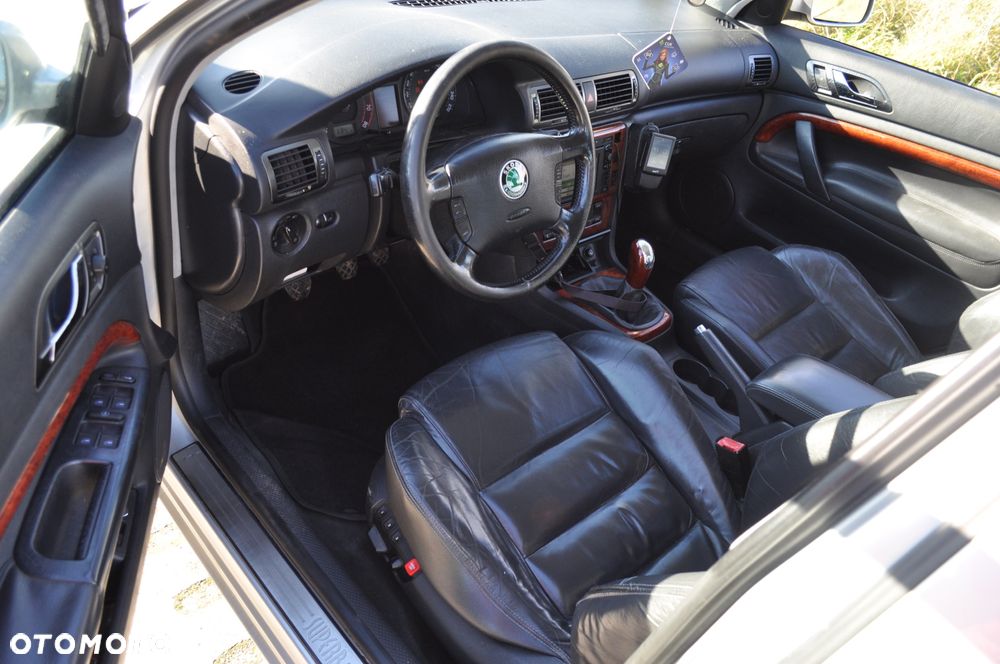 Skoda Superb 2.8 V6 Laurin&Klement - 9