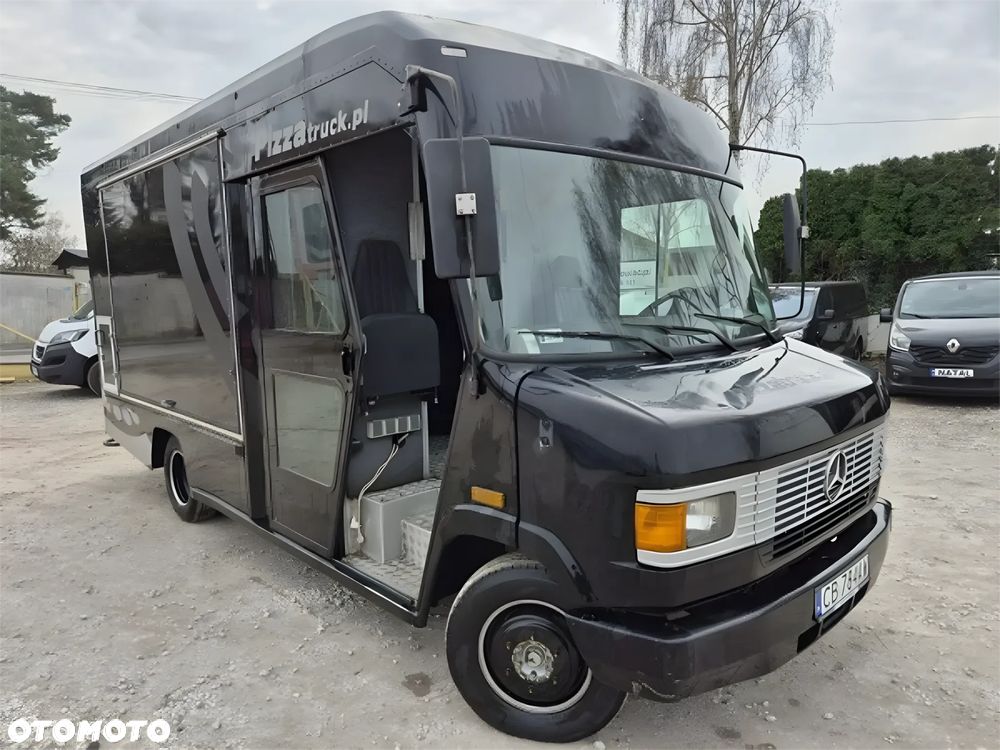 Mercedes-Benz Food Truck, 609 D - 2