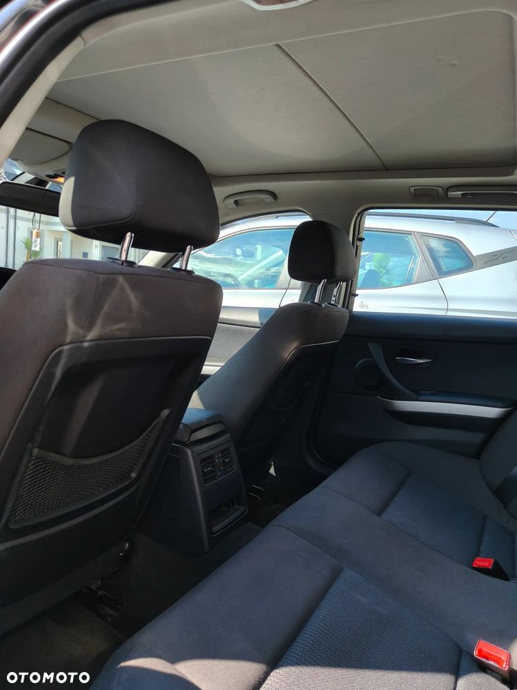 BMW Seria 3 318i - 11