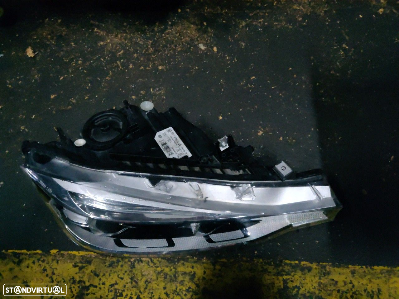 Farol Frente Direito / Otica Direita Bmw 3 (F30, F80)  7498946 / 1Ex01 - 3