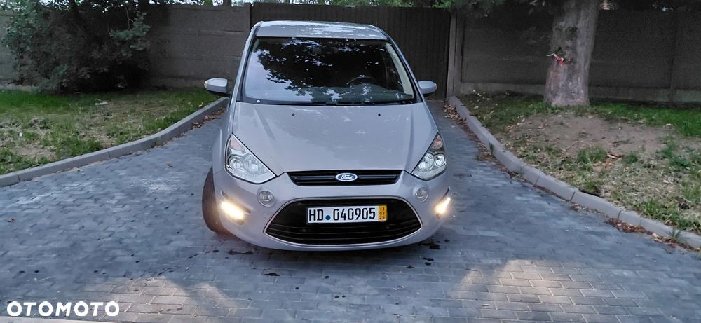 Ford S-Max - 17