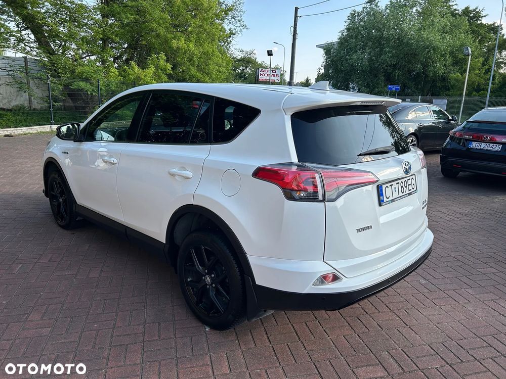 Toyota RAV4 Hybrid Premium 4x2 - 11