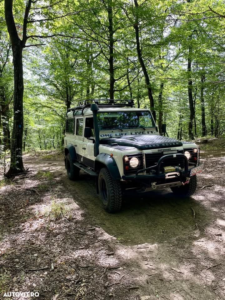 Land Rover Defender 110 S/T - 2