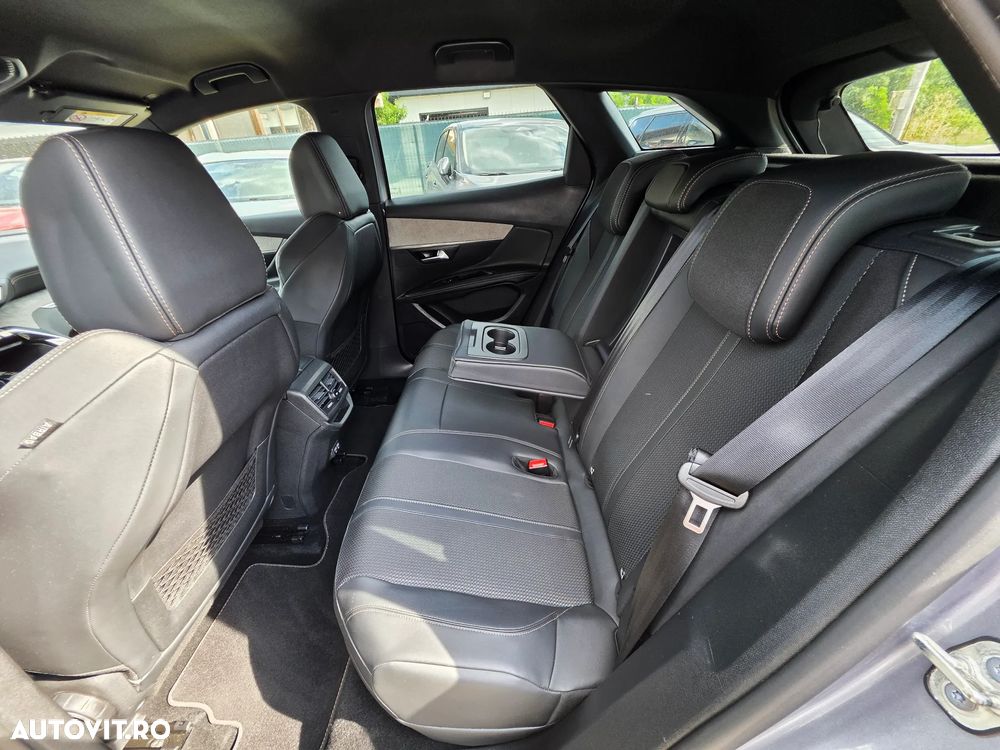 Peugeot 3008 225 e-EAT8 GT - 18