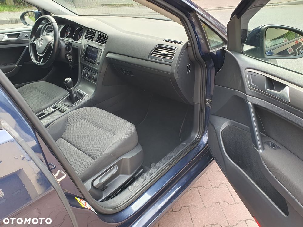 Volkswagen Golf - 21