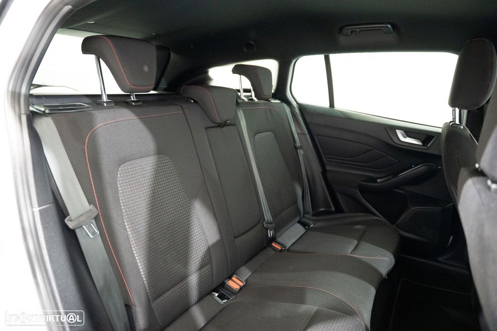 Ford Focus SW 1.0 EcoBoost MHEV ST-Line X - 25