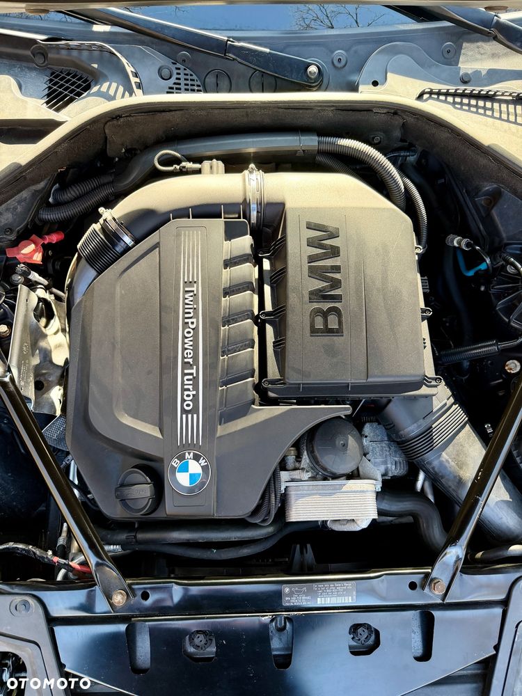 BMW Seria 5 535i xDrive Sport-Aut - 16