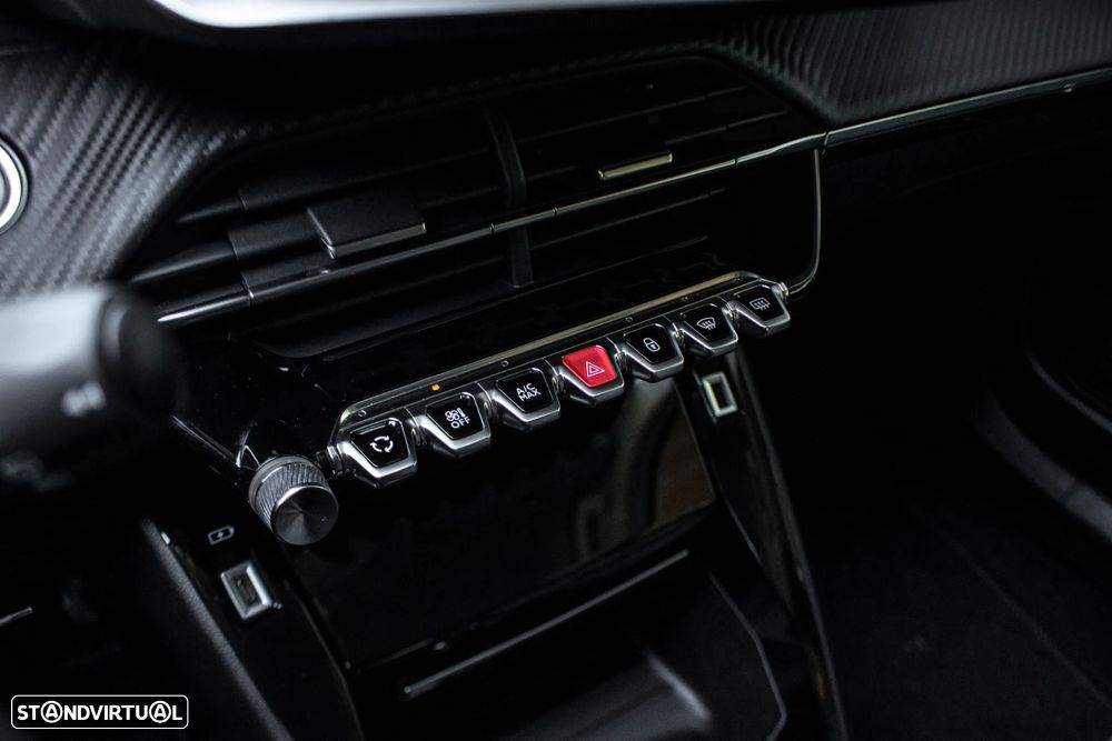 Peugeot 2008 1.2 PureTech Allure EAT8 - 21