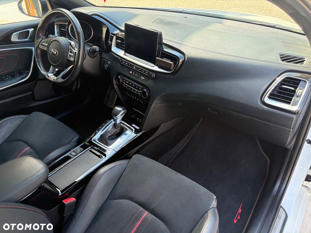 Kia ProCeed - 21