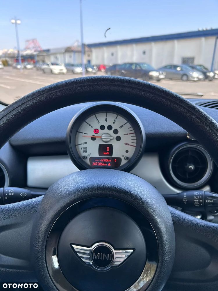 MINI ONE - 10