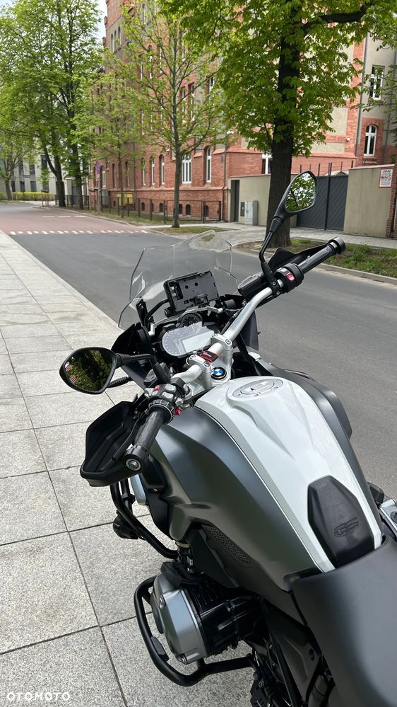BMW R - 8