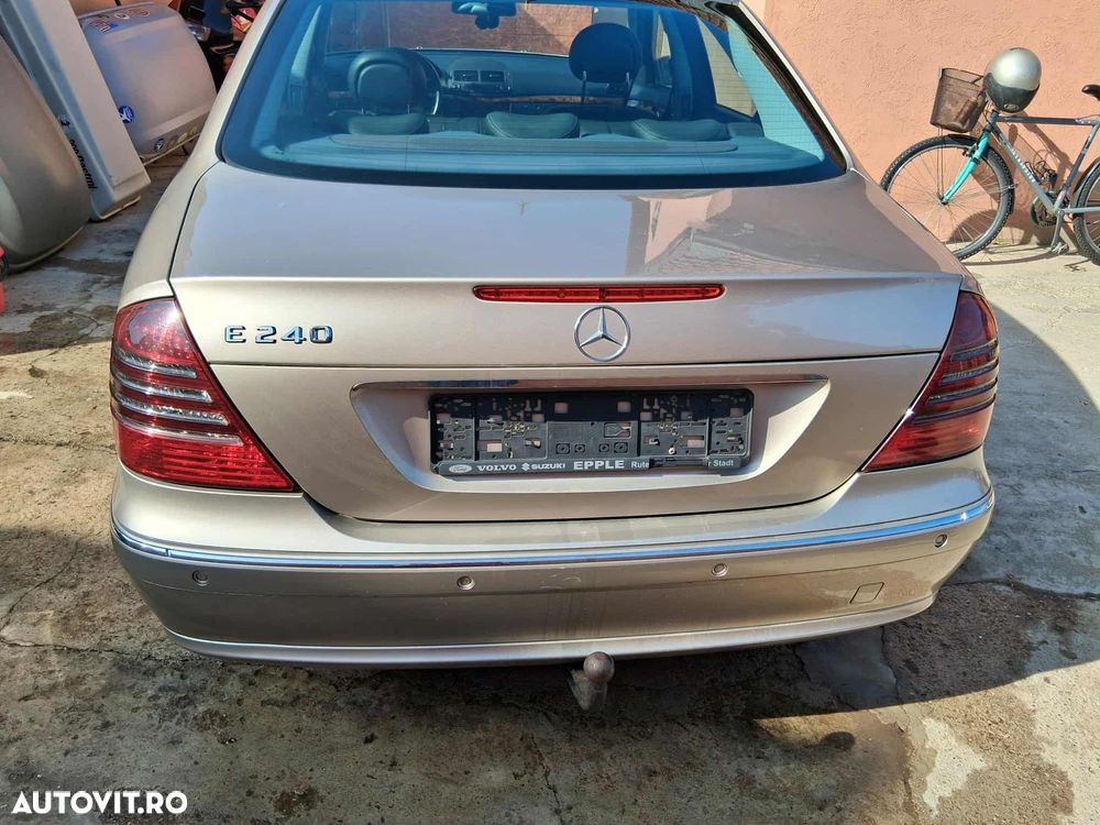 Mercedes-Benz E 240 4Matic Classic - 5