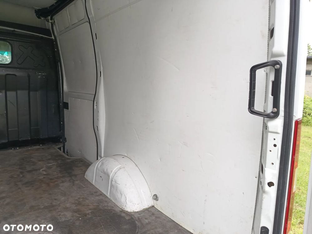 Iveco DAILY 35s13 L2H2 2.3 diesel 126kM, 2012 rok, WEBASTO, HAK, CAMERA COFANIA, ORGINALNY NIEWIELKI PRZEBIEG 176tyś. SPROWADZONY ZE SZWECJI! - 23