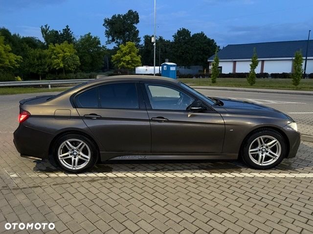 BMW Seria 3 320i Efficient Dynamics - 8