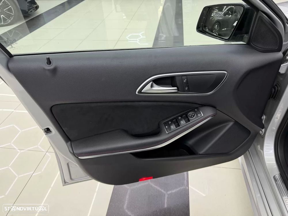 Mercedes-Benz A 180 d AMG Line Aut. — fotografia 19