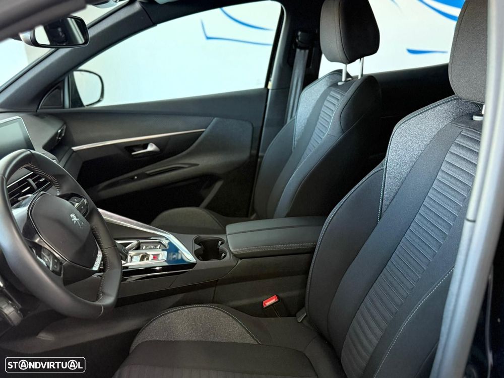 Peugeot 3008 1.2 PureTech Allure EAT8 - 4