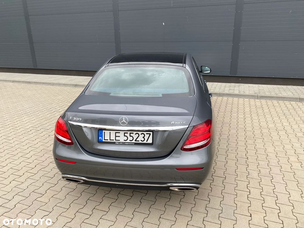 Mercedes-Benz Klasa E 300 9G-TRONIC - 11