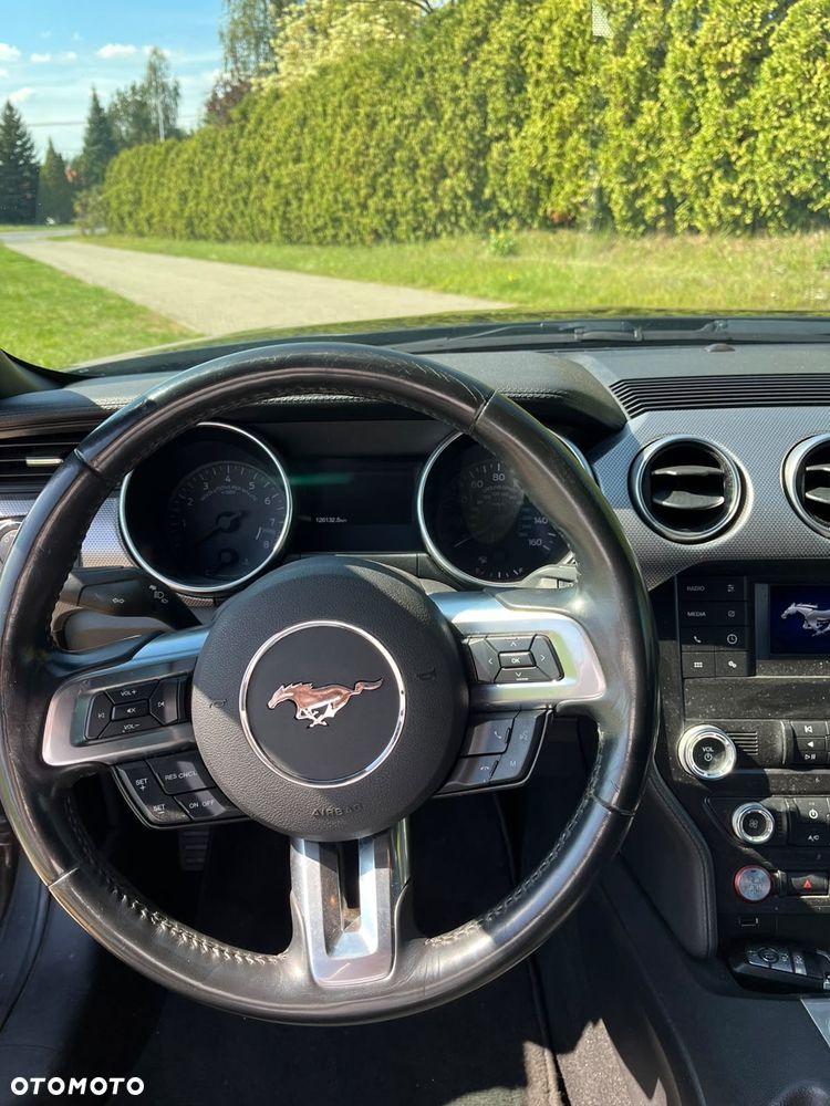 Ford Mustang - 7
