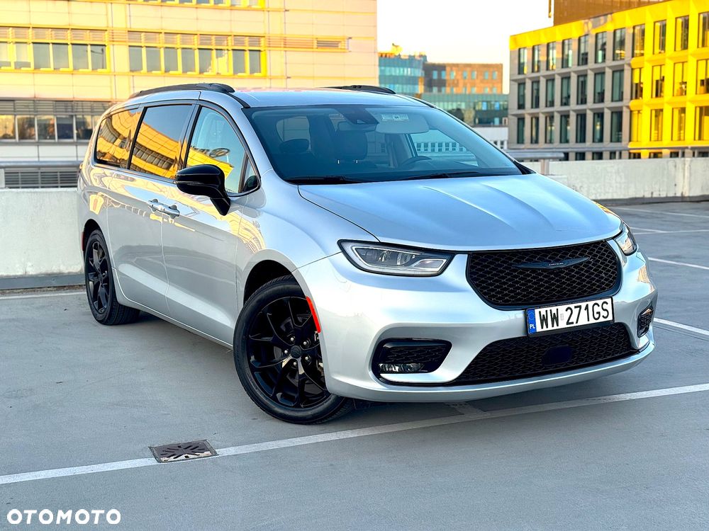 Chrysler Pacifica - 4