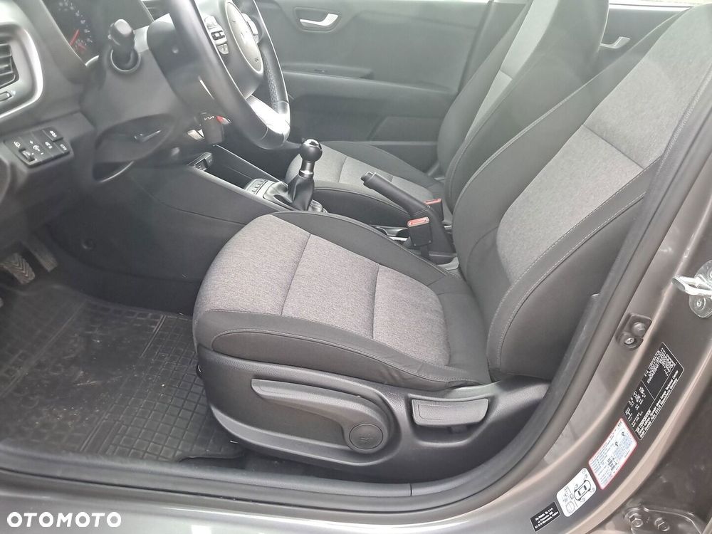 Kia Stonic 1.2 M - 11
