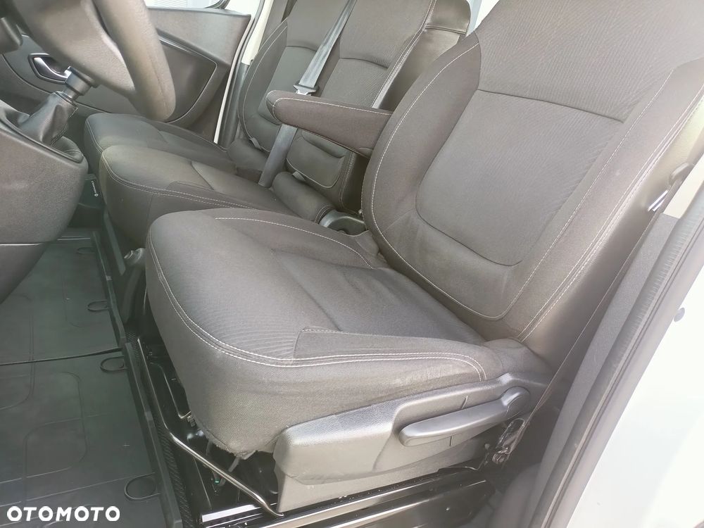 Renault TRAFIC 2.0 DCI LONG 6-OSOBOWO-CIĘŻAROWY - 25
