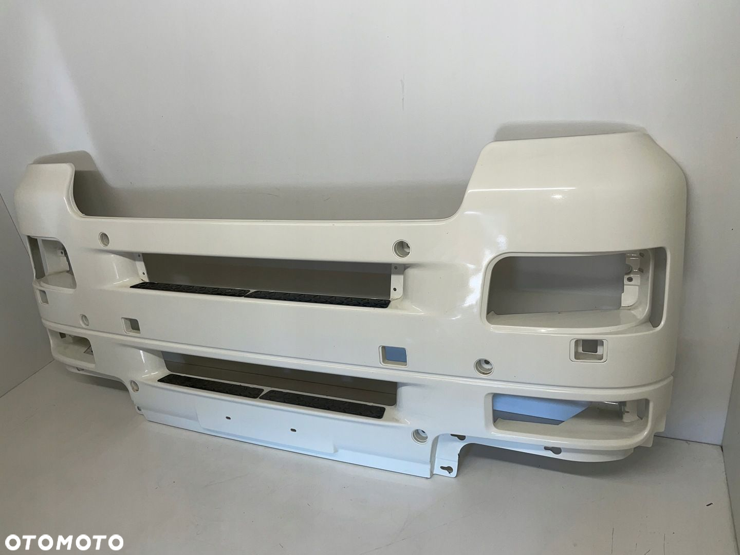 ZDERZAK MAN TGA SZEROKA KABINA KOLOR RAL 9010 - 3