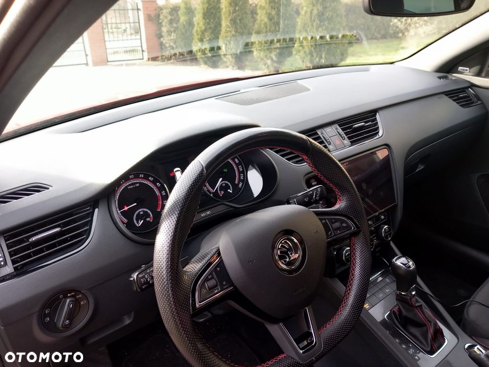 Skoda Octavia 2.0 TDI DSG RS - 5