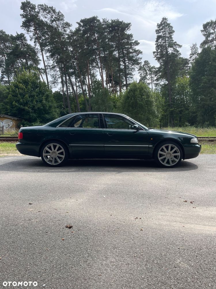 Audi A8 - 4