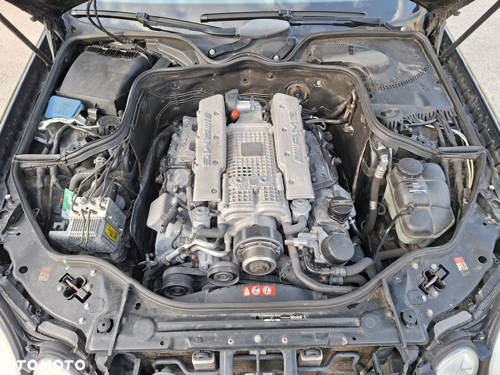 Mercedes-Benz Klasa E 55 AMG Automatik - 35