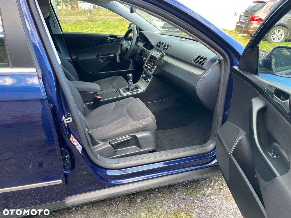 Volkswagen Passat - 19