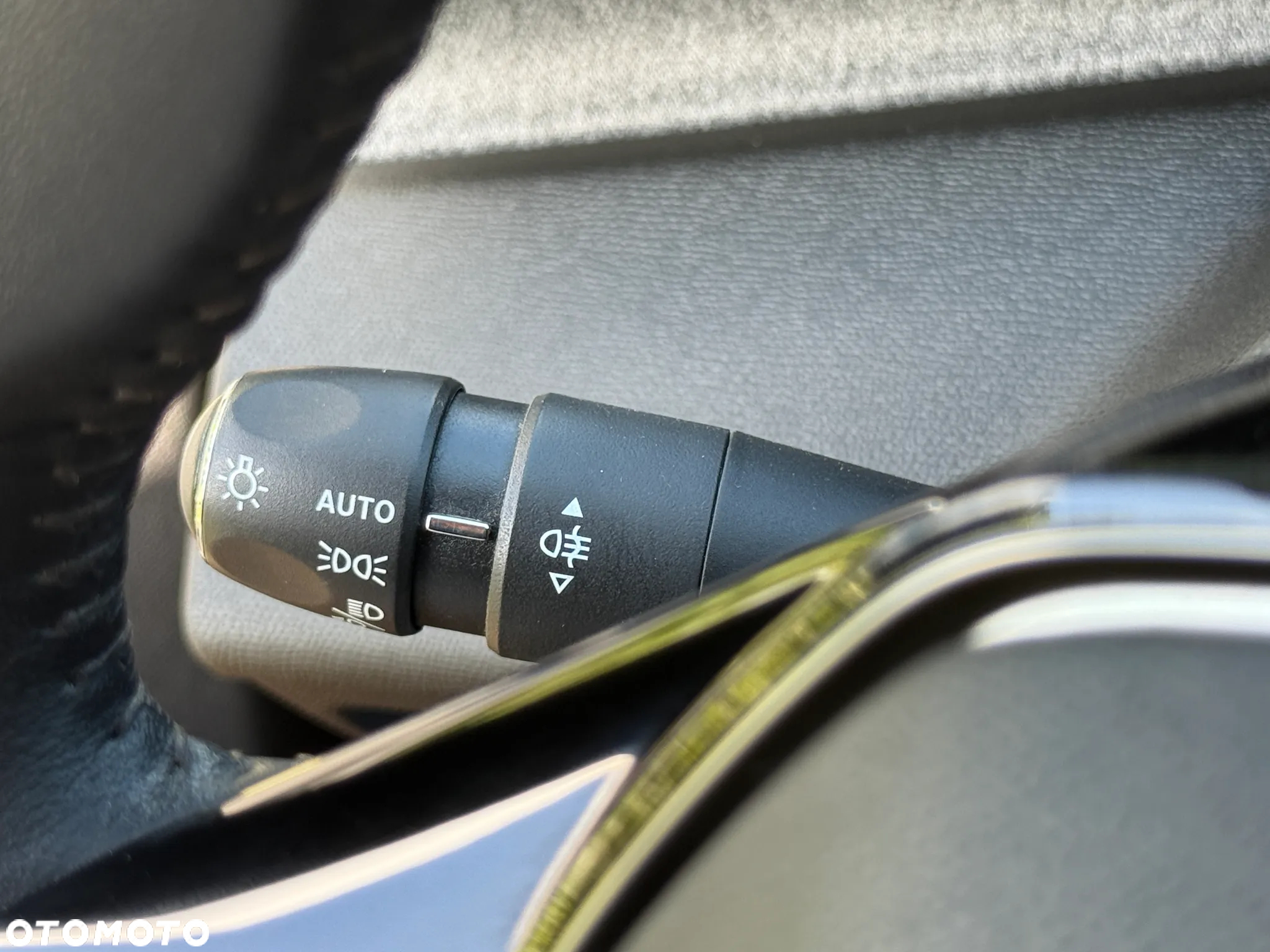 Peugeot 308 1.5 BlueHDi Allure Pack S&S - 29