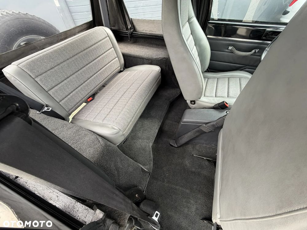 Jeep Wrangler - 26