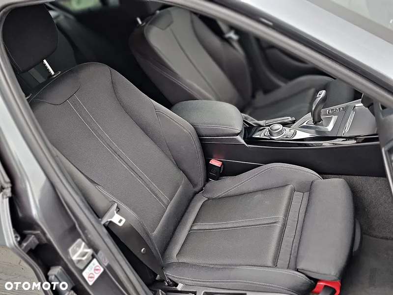 BMW Seria 1 120i GPF Advantage sport - 31