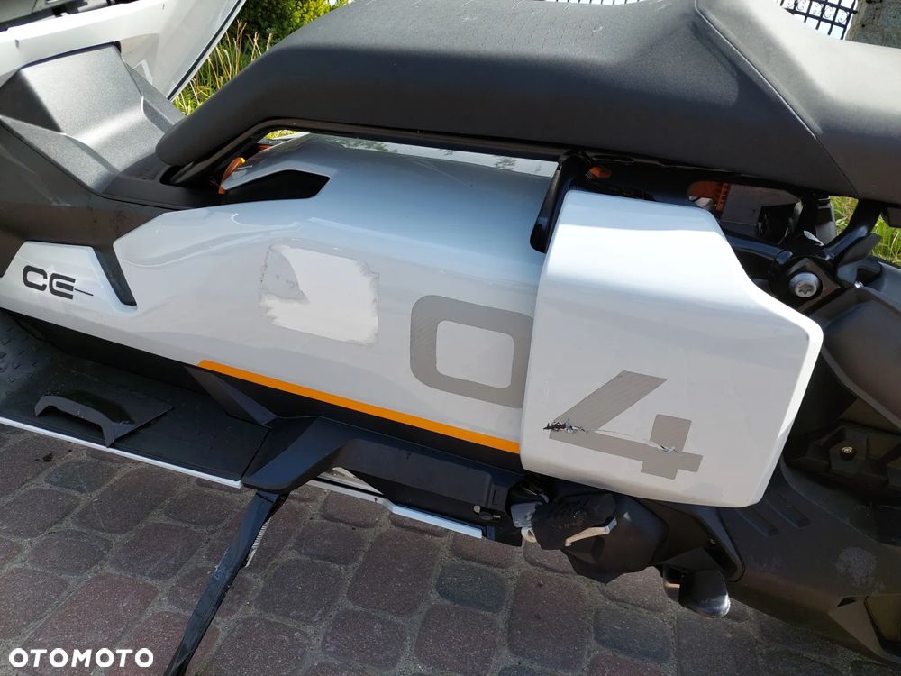 BMW CE 04 - 15
