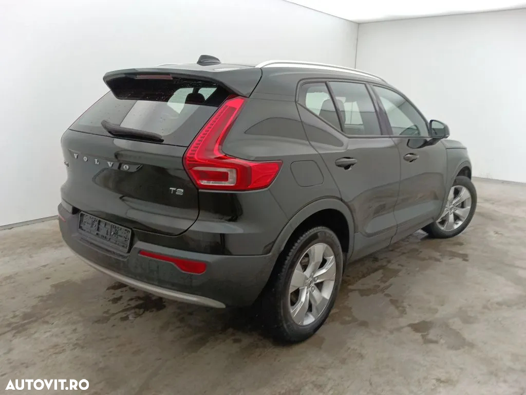 Volvo XC 40 T2 AT8 Momentum - 2