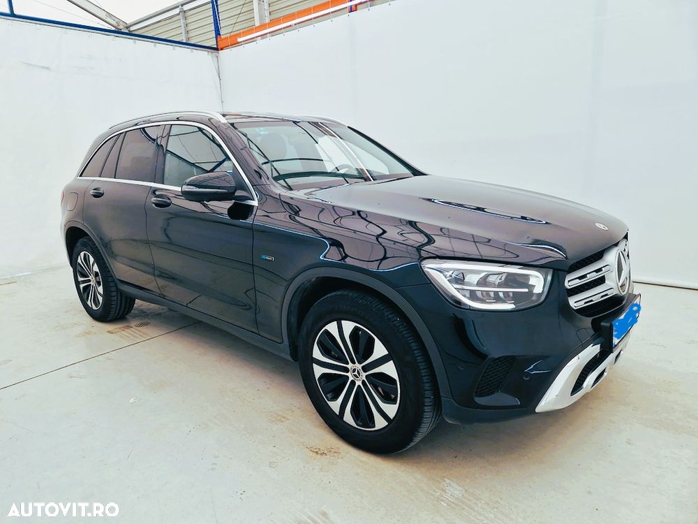Mercedes-Benz GLC 300 4MATIC - 2